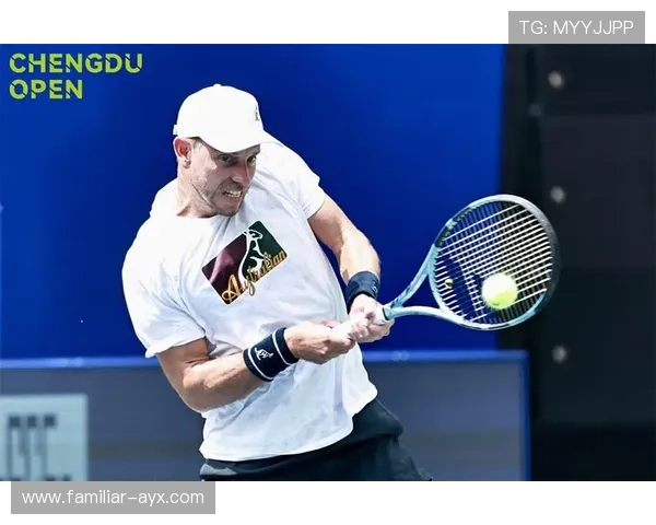 新星选手崛起网球赛场 激烈角逐引发全球球迷热议